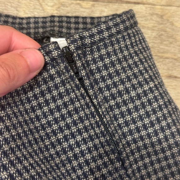 Briggs New York Gray and Black Patterned Skirt - Picture 2 of 4